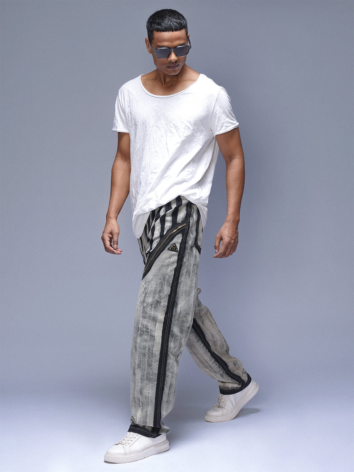 BLACK BONE ZIPPER JEANS