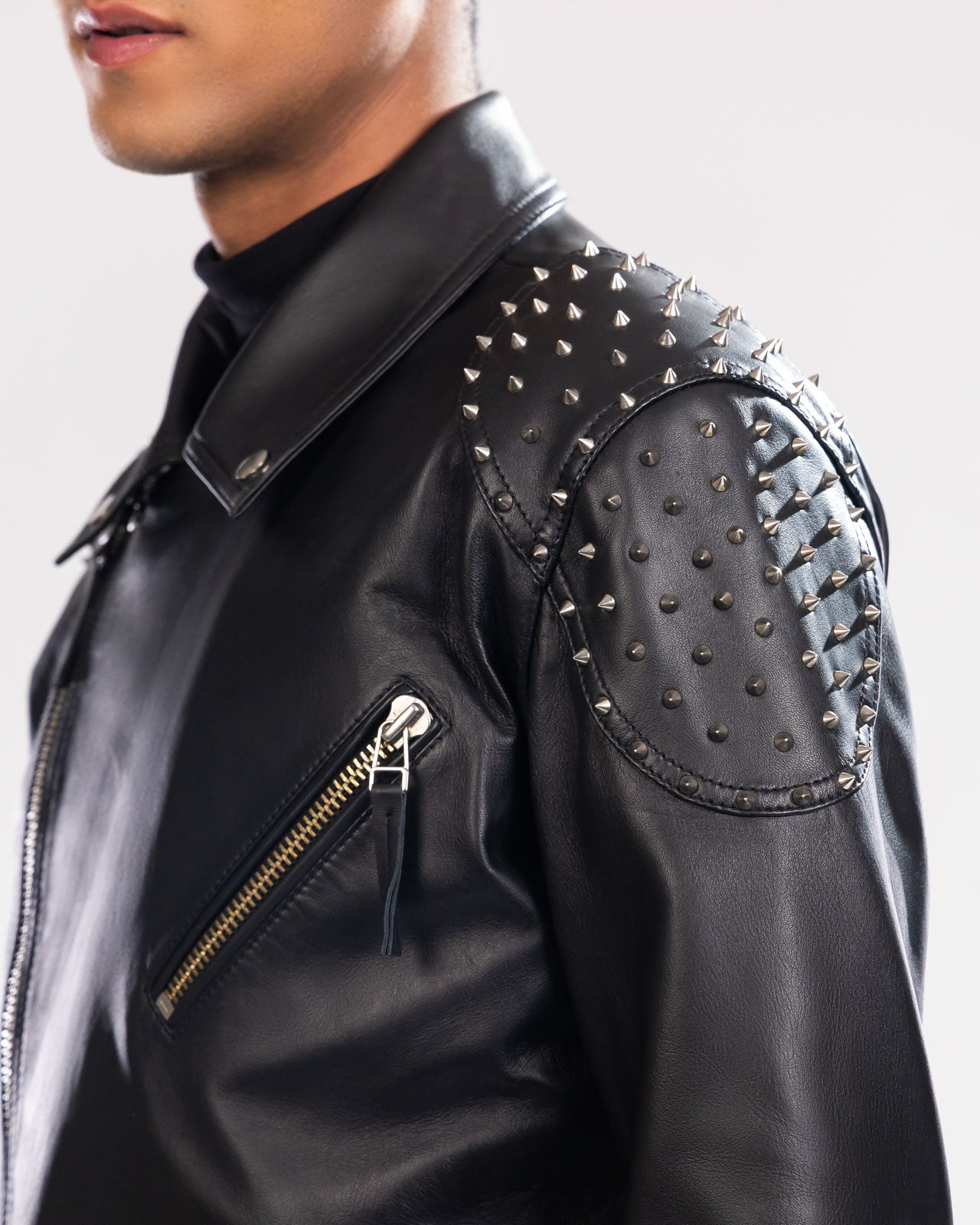 THORNS-ON-THE-SHOULDER BIKER JACKET