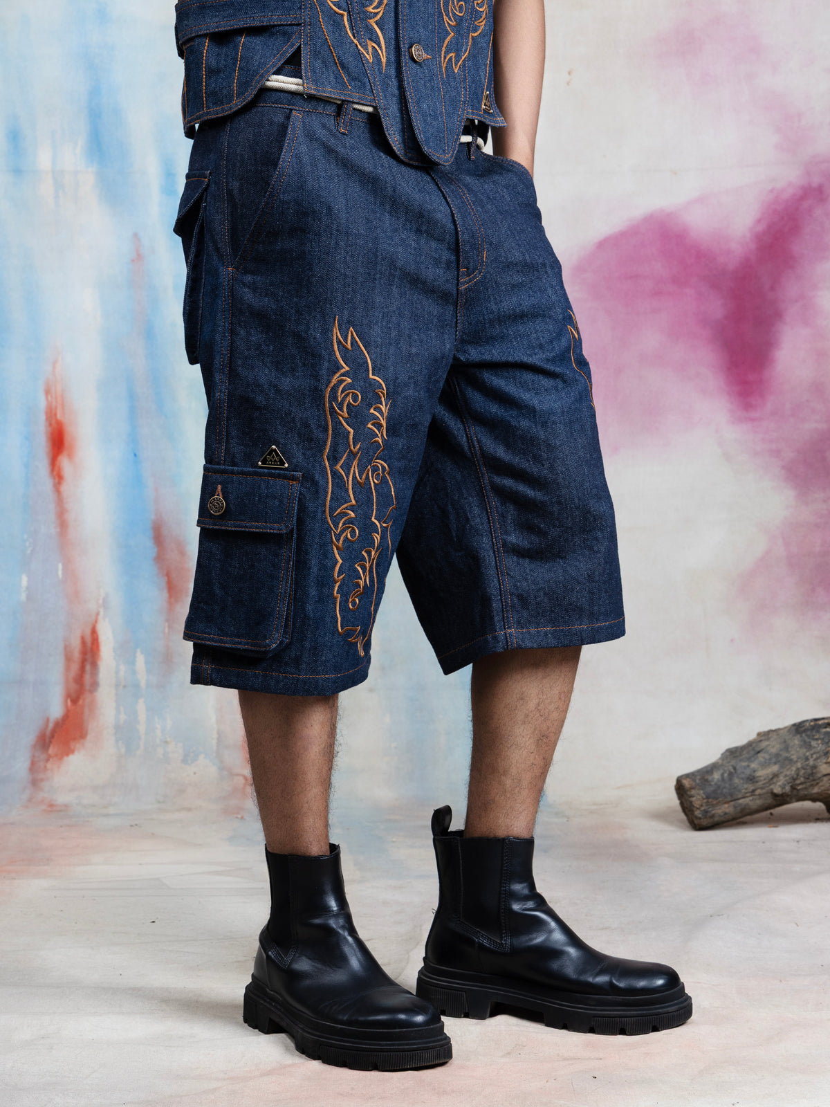 RAAH EMBROIDERED CARGO SHORTS