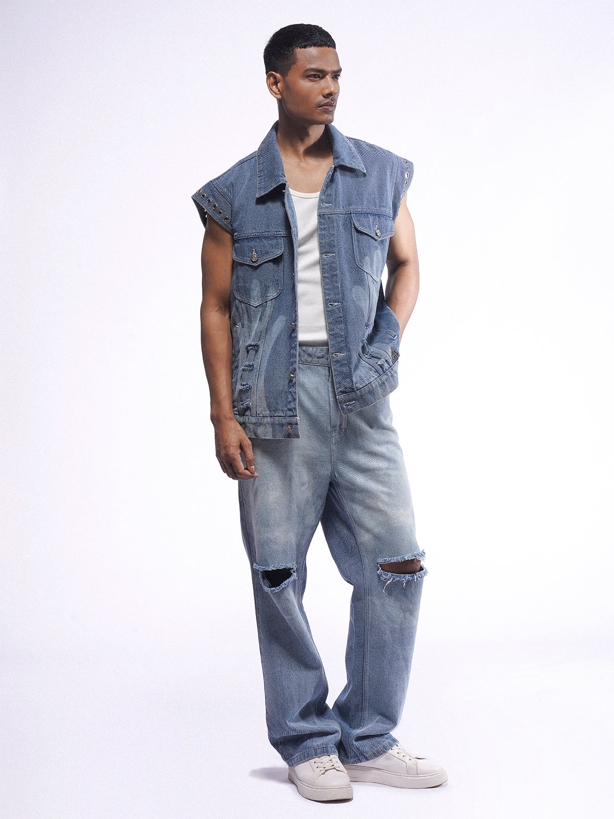 HEFT WASHED RIPPED JEANS