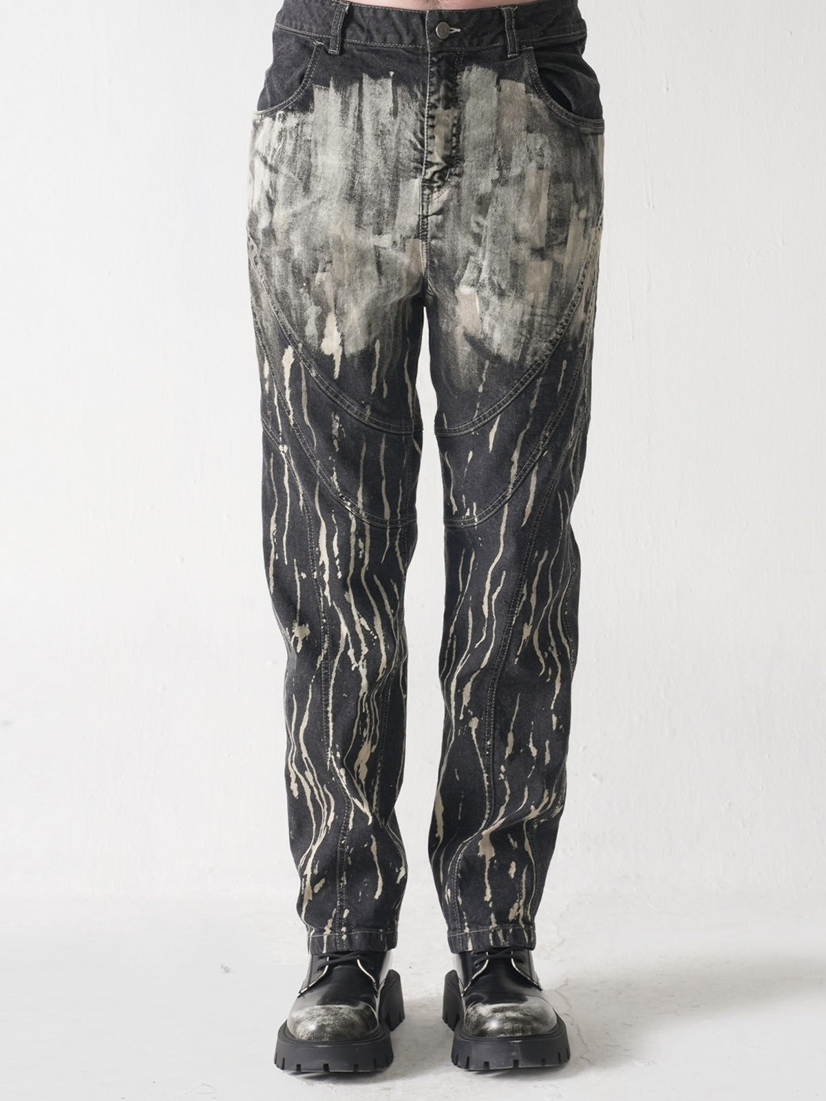 STREAKY GREYSCALE JEANS