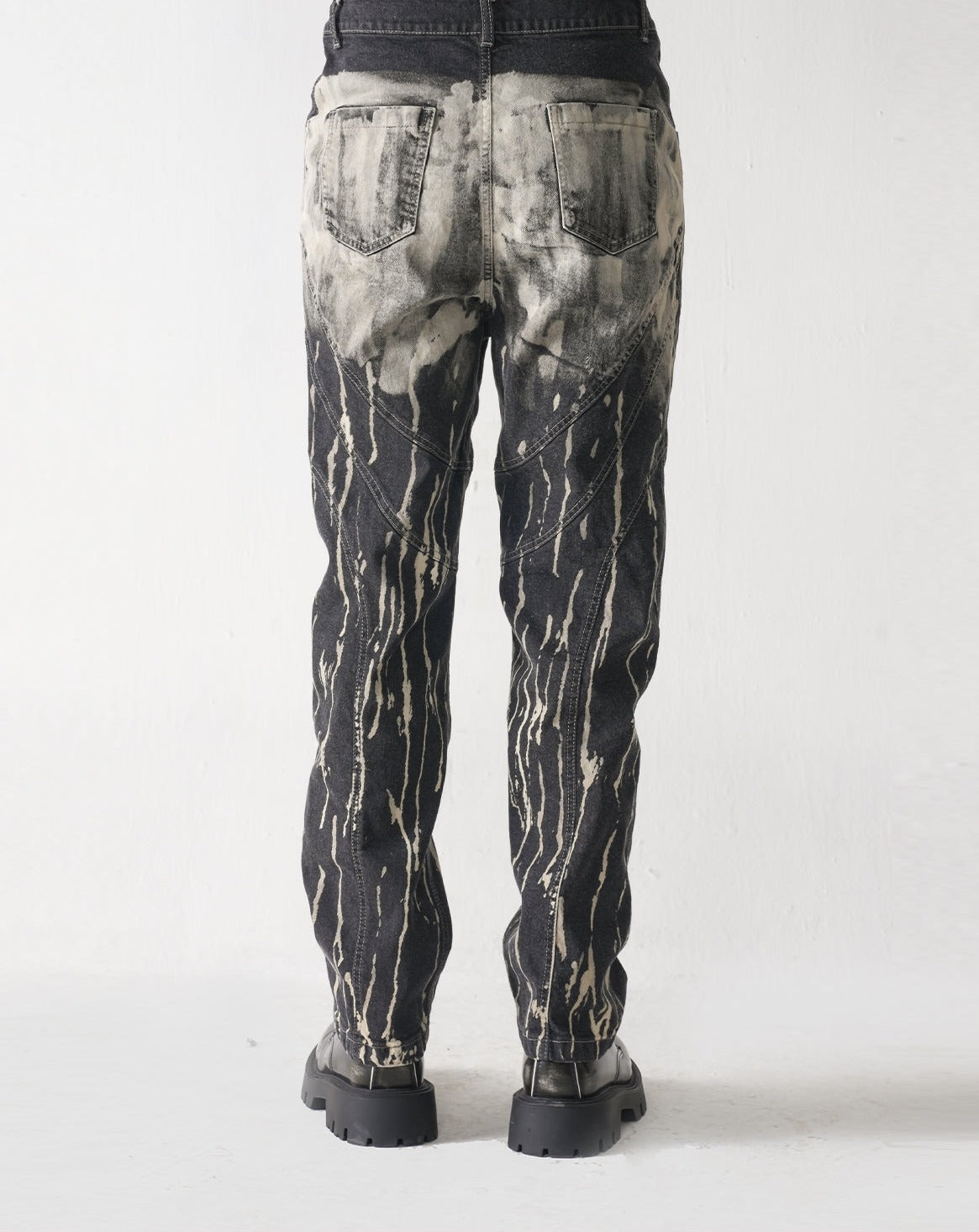 STREAKY GREYSCALE JEANS